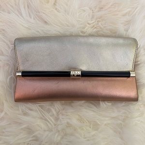 DVF clutch